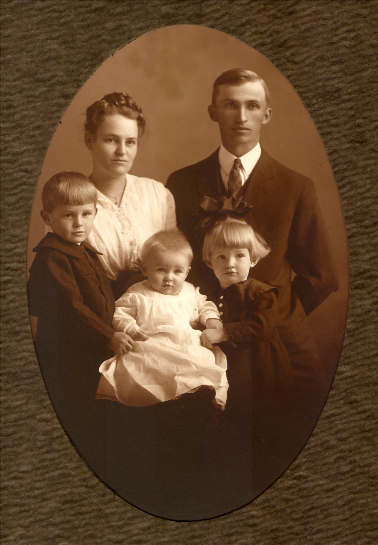 old-family-portrait.jpg